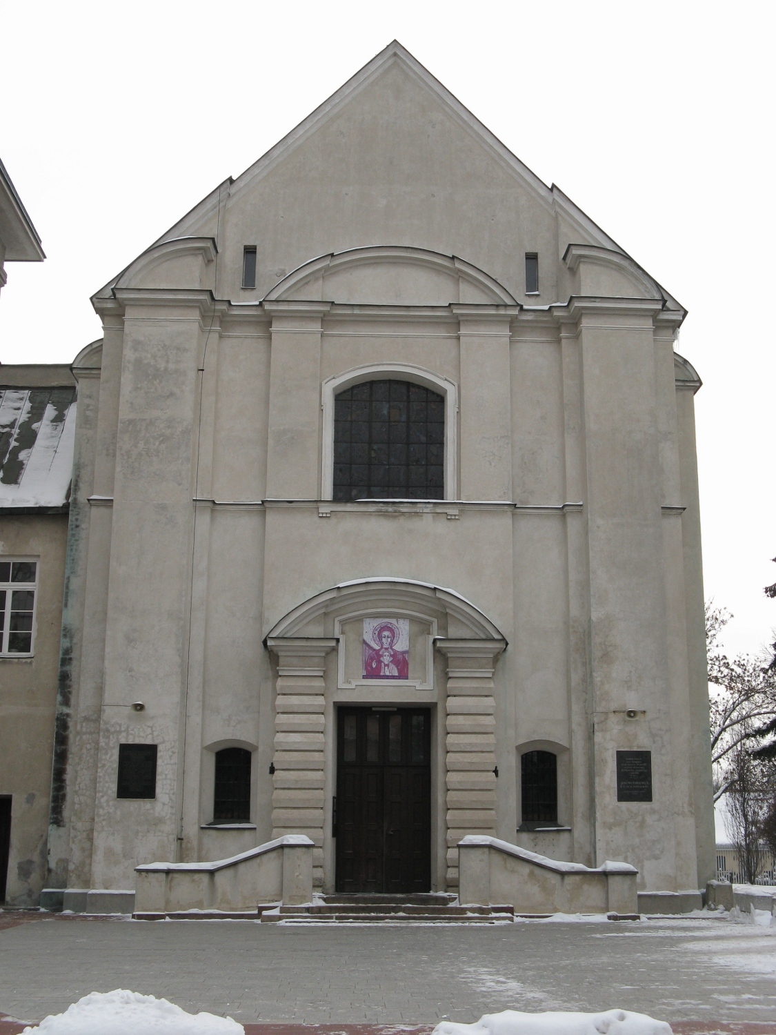 Church of the Holy Cross - the facade
