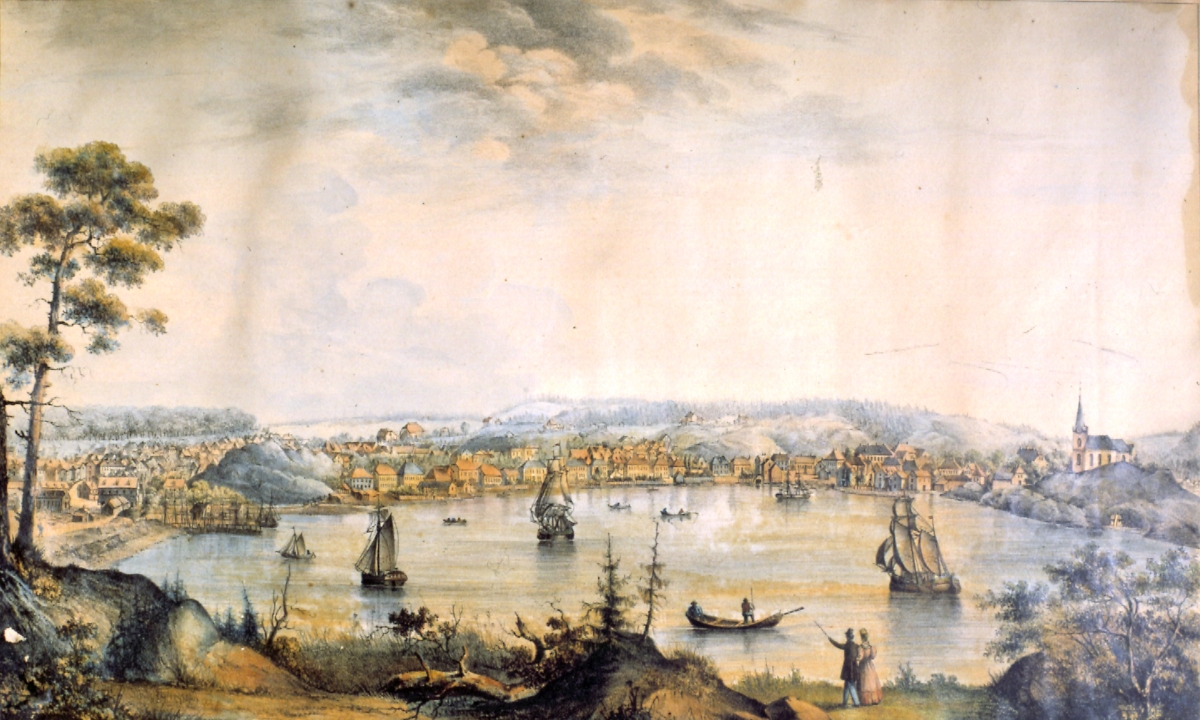 Larvik bay with Lang‑ estrand (west) and further Storgaten and Larvik Church (east) designed by Peter Frederik Wergmann in 1836. 