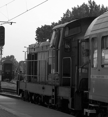 Sztajdel, Piotr. Montaż, 2010-11-23, Odgłos spalinowozu na peronie Dworca Głównego PKP w Lublinie