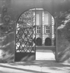 Brama wejściowa Biblioteki im. H. Łopacińskiego w Lublinie