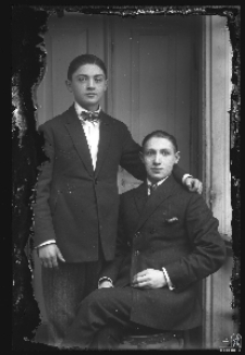 Portret dwóch młodych mężczyzn
