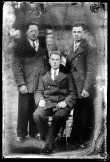 Trzej młodzi mężczyźni