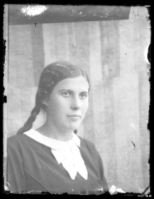 Portret młodej kobiety