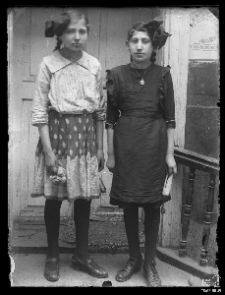 Dw&oacute;jka dziewcząt