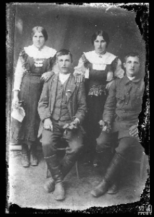 Dwie kobiety i dwaj mężczyźni