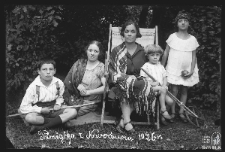 Fotografia rodzinna - pamiątka z Nowodworu