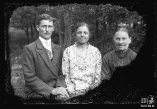 Dwie kobiety i mężczyzna