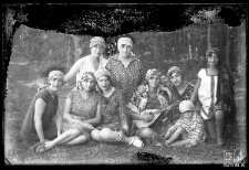 Grupa kobiet z dzieckiem