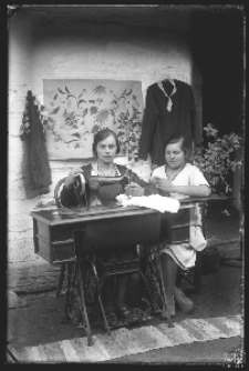 Krawcowe w czasie pracy