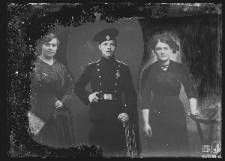 Mężczyzna i dwie kobiety