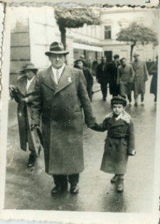 Leszek Szczepański z ojcem na Krakowskim Przedmieściu w Lublinie