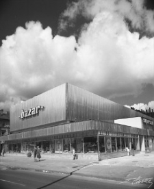 Budynek "Bazaru" na Podzamczu w Lublinie