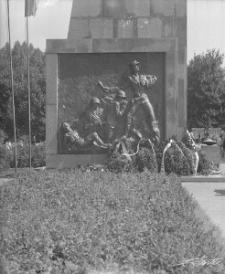 Płaskorzeźba z pomnika Wdzięczności w Lublinie