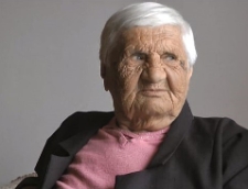 Często urządzaliśmy prywatki i zabawy - Kazimiera Iwanicka - fragment relacji świadka historii [WIDEO]