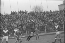 Mecz piłkarski na stadionie przy Alejach Zygmuntowskich