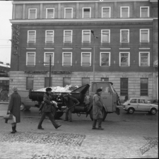 Odśnieżanie placu Litewskiego w Lublinie