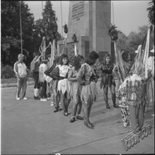 Grupa taneczna na placu Litewskim w Lublinie
