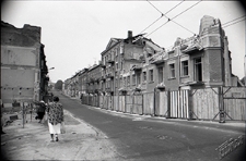 Kamienica przy ulicy Lubartowskiej 20 w Lublinie w trakcie burzenia