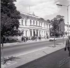 Krakowskie Przedmieście w Lublinie z widocznym ulicznym megafonem