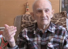 Niemcy zgonili wszystkich Żydów z Zaklikowa i zaprowadzili na stację kolejową - Zygmunt Zakościelny - fragment relacji świadka historii [WIDEO]