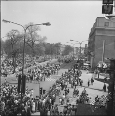 Poch&oacute;d 1-Majowy na Krakowskim Przedmieściu w Lublinie
