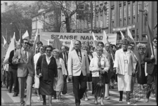 Mieszkańcy Lublina podczas pochodu 1-Majowego