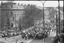 Mieszkańcy Lublina podczas pochodu 1-Majowego