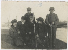 Kazimierz Kosicki z kolegami nad Bystrzycą