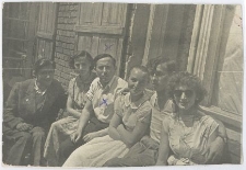 Kazimierz Kosicki ze znajomymi podczas prywatki