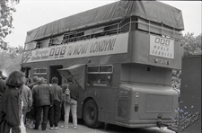 Plac Litewski w Lublinie - piętrowy autobus Radia BBC