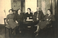 Rodzina Gelibterów: Estera, Chaja Rywka (z d. Szwarcman), Rajzla, Gutman i Fradla
