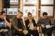 Poezja na żywo: czyta Ilona Witkowska