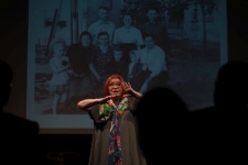 Helena Szmuness "Rakowe szyjki" - biograficzna opowieść autorska