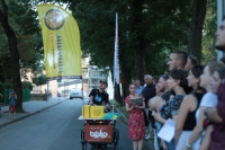 Wsp&oacute;lny przystanek poetycki spacerowicz&oacute;w i Rowerowej Masy Krytycznej