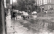 Krakowskie Przedmieście w Lublinie podczas deszczu