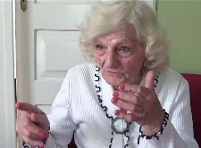 Razem z uczniami i rodzicami zaczęliśmy urządzać pracownię biologiczną i chemiczną - Walentyna Chruściel - fragment relacji świadka historii [WIDEO]