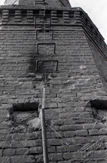 Cegielnia na Czechowie w Lublinie - podstawa komina przed wyburzeniem