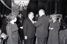 Inauguracja Roku Akadamickiego 1983 na UMCS w Chatce Żaka w Lublinie - wręczanie odznaczeń