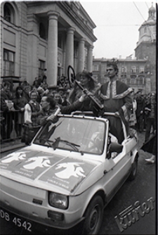 Kozienalia 1992 w Lublinie - kr&oacute;l i kr&oacute;lowa korowodu z kluczami do miasta na Krakowskim Przedmieściu