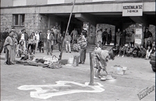 Kozienalia 1992 w Lublinie - występy teatru ulicznego pod akademikiem Amor