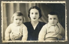 Sura Łaja Finkielsztajn z synami: Froimem i Henrykiem