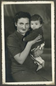 Ruchla Flajszer z c&oacute;rką