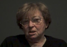 Kryj&oacute;wka u państwa Dwolińskich - Mira Krum-Ledowski - fragment relacji świadka historii [WIDEO]