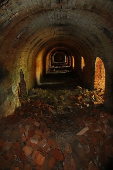 Widok na fragment pieca cegielni w Wincentowie