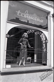 Sklep Telimena na Krakowskim Przedmieściu w Lublinie - manekin w witrynie