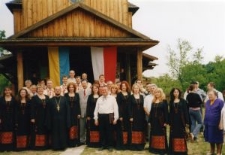 Ch&oacute;r z Ukrainy obok cerkwi greckokatolickiej w Lublinie