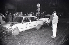 Krakowskie Przedmieście w Lublinie nocą - wypadek taksówek, z widokiem ulicy Kołłątaja