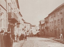 Lublin. Przechodnie na ulicy Grodzkiej na przeł. XIX i XX w.