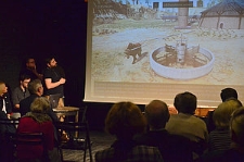 Robert Miedziocha prezentuje model 3D cegielni Kalinowszczyzna