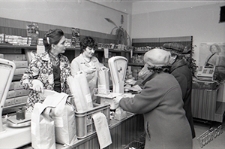 W sklepie z nasionami i materiałem szk&oacute;łkarskim w Lublinie